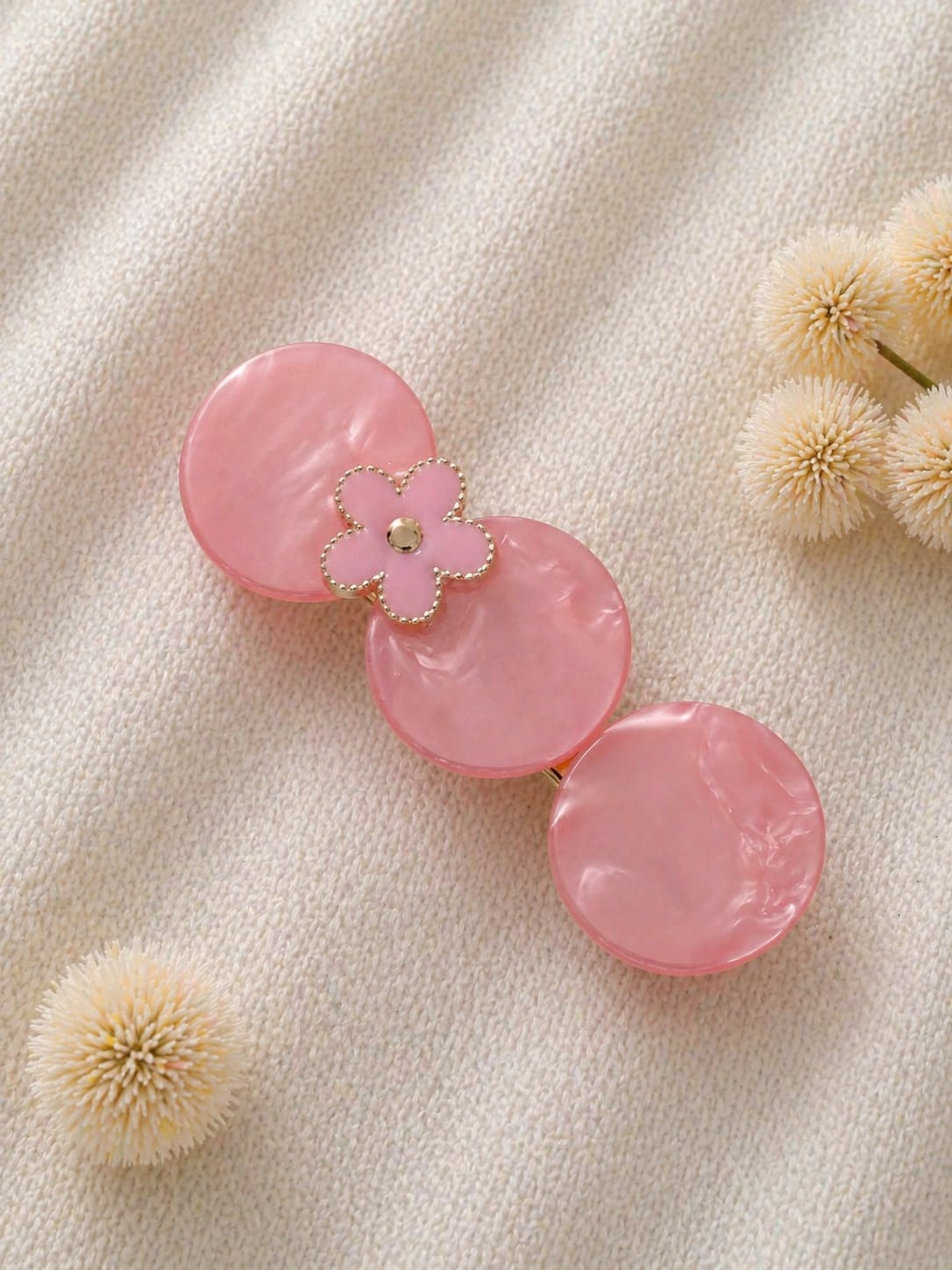 WhatsApp Image 2026-04-27 at 18.24.43bv CC Trendy And stylish Korean Hair Clip - Image 1