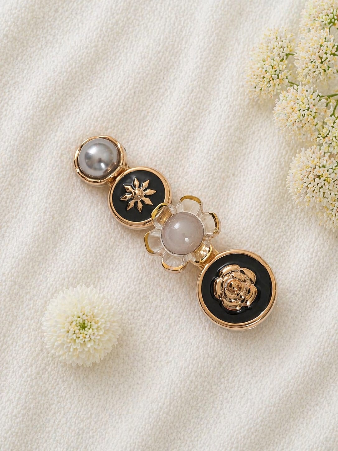 WhatsApp Image 2026-04-27 at 18.24.48r CC Trendy And stylish Korean Hair Clip - Image 1
