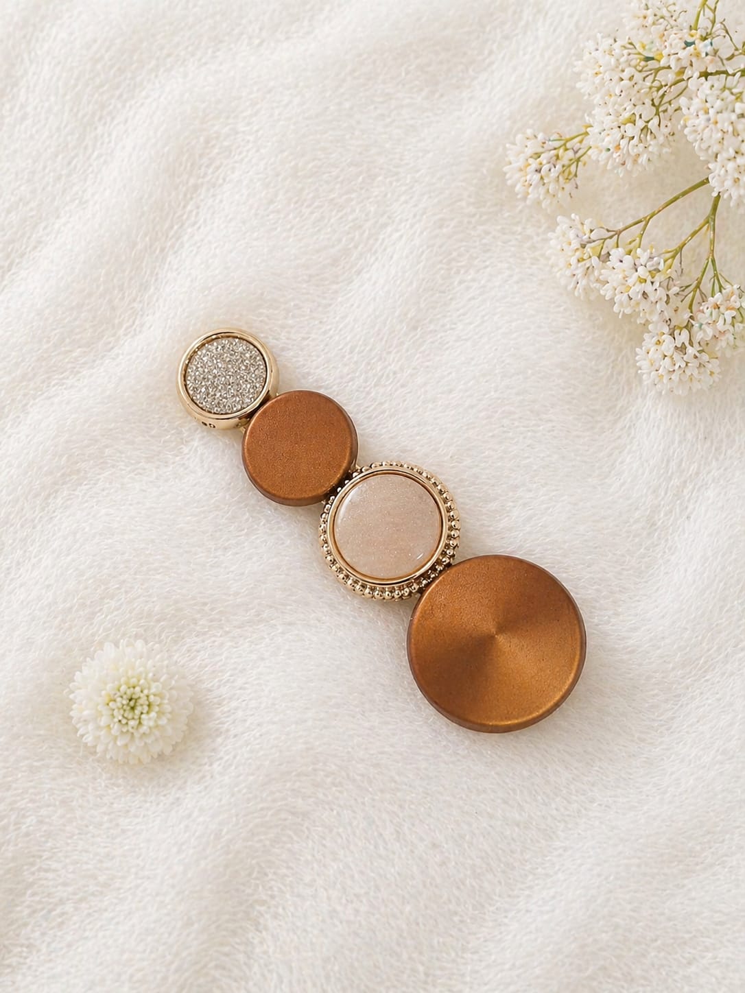 WhatsApp Image 2026-04-27 at 18.24.50 CC Trendy And stylish Korean Hair Clip - Image 1